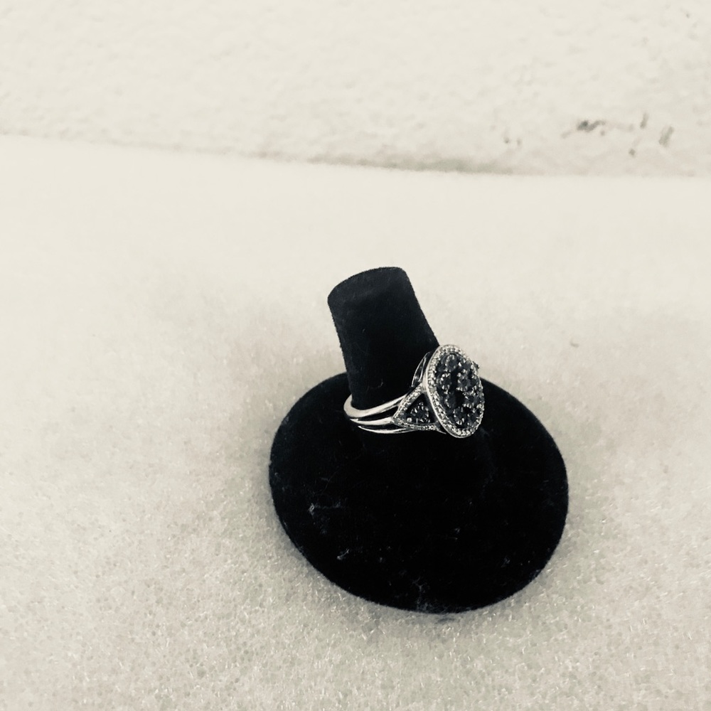 Halo ring - Picture 2 of 3